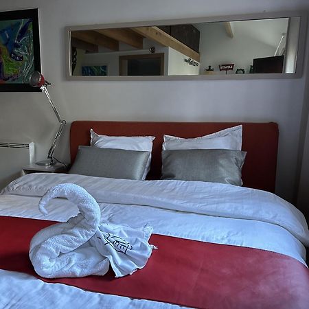 48 Urban Suites Dun-le-Palestel Eksteriør billede